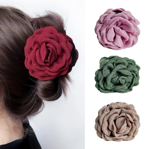 Pinces à cheveux roses en tissu 3D pour femmes avec un design floral vintage élégant