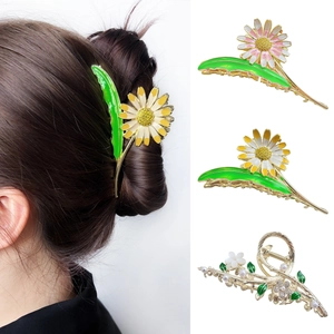 Daisy flower hair claw clip with alloy plating and pearls for women hair accessories