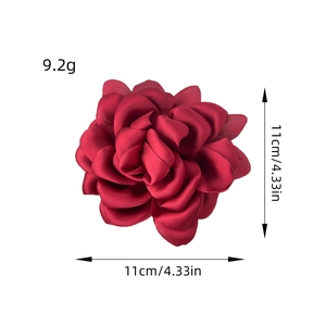 Pince à cheveux fleur en tissu rouge foncé de 11cm avec pétales en satin multicouches