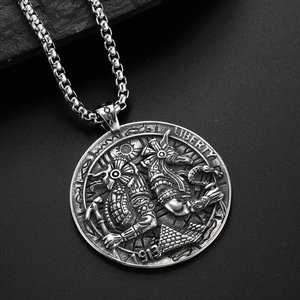 Collier pendentif pièce égyptienne Anubis vintage avec relief Liberty 1913 en acier
