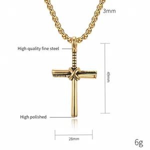 Vue détaillée du pendentif croix batte de baseball en acier doré avec dimensions