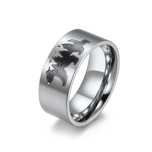 Bague en acier titane brossé argenté avec carte du monde, anneau large et poli à l'intérieur