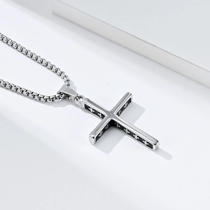 Collana unisex con pendente a croce in acciaio inossidabile e catena a scatola