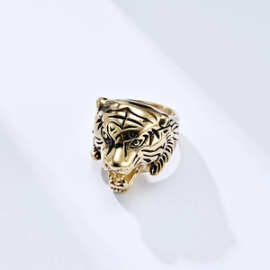 Retro tiger head ring in golden stainless steel with detailed 3D carving for men
