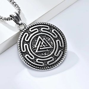 Collier Pendentif Tête de Loup Viking en Acier Inoxydable Rétro Médaillon Double Loup Nordique Bijoux Punk Homme