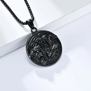 Pendentif loup viking vintage en acier titane noir avec design classique à double loup