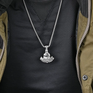 Σκανδιναβικό κολιέ με μενταγιόν Viking Valknut από ανοξείδωτο ατσάλι και ασημένια αλυσίδα
