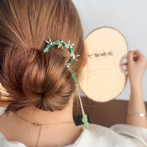 Elegant bamboo-shaped hair pin with green gradient and long tassels in Chinese style