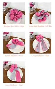 Détail de cinq chouchous en mousseline rose et rayée avec d'élégants nœuds papillon