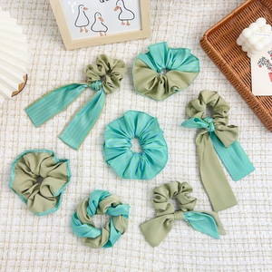 Lot de 7 chouchous élégants en tissu vert et rayé avec rubans et nœuds décoratifs