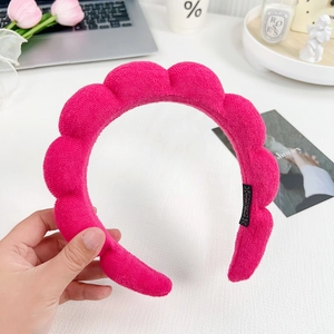 Serre-tête épais rose fuchsia en tissu éponge doux pour un style de coiffure volumineux