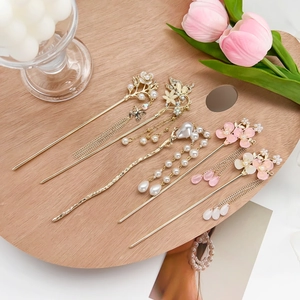 Elegant Chinese style plum blossom hair pin set with golden butterfly and tassels