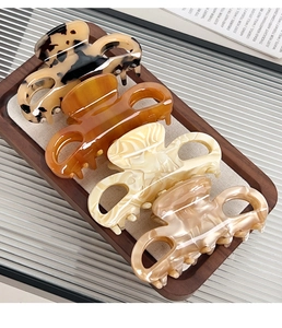 Lot de 4 pinces à cheveux creuses en acétate aux motifs écaille de tortue et marbre