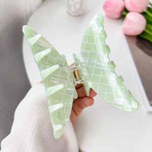 Pince à cheveux papillon vert clair avec motif à carreaux blancs pour femmes