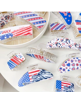 Détails des pinces à cheveux en acrylique avec motifs patriotiques du 4 juillet