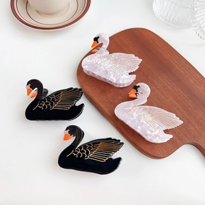 Elegant Swan Shape Acetate Hair Claw Clip For Women Vintage White Black Animal Pattern Shark Clip Handmade Hair Accessories