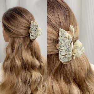Leaf shaped acetate hair claw clip with cream marble texture for women hair styling