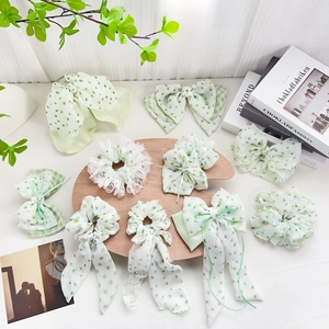Damen Frische Florale Stoff Scrunchies Süße Schleife Haarklammern Mit Kunstperle Hellgrün Chiffon Haarschmuck Für Mädchen
