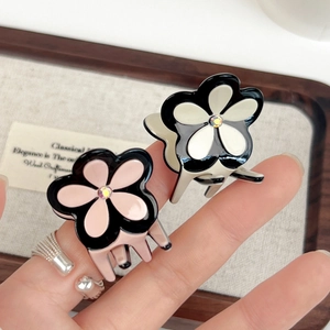 Sweet Acetate Flower Shaped Mini Hair Claw Clip Rhinestone Heart Small Bangs Clip Korean Daily Hair Accessories For Women