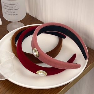 Velvet padded headband with elegant pearls and thick sponge design for women