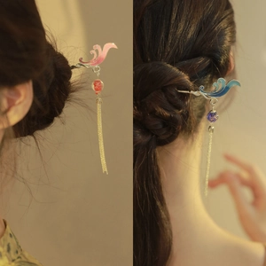 Épingle à cheveux vintage avec motifs de nuages et longs glands pour un style traditionnel