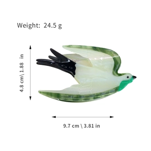 Green gradient swallow hair claw clip in acetate with size and weight dimensions