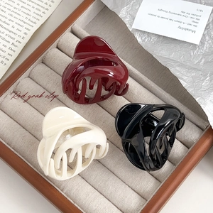 Minimalist Plastic Hair Claw Clip For Women High Ponytail Holder Medium Size Solid Color Elegant Fashion Hair Accessory