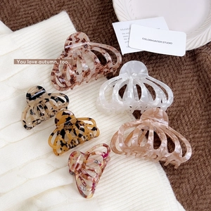 Pince à Cheveux en PVC à Texture Marbrée Vintage Grande Forme de Citrouille Pince Requin Ajourée Accessoires de Coiffure Femme