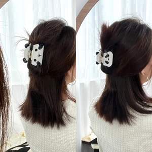 Graziosa pinza per capelli a forma di panda in acetato elegante accessorio bianco e nero