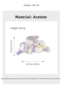 Détail de la grande pince à cheveux florale en acétate avec dégradé violet et blanc