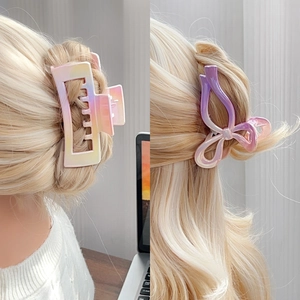 Pinces à cheveux dégradées papillon et rectangulaires avec finition perle irisée