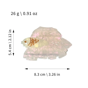Irisierender Koi-Fisch Haarklammer aus Acetat mit Goldschuppen und Größenangaben