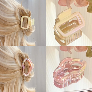 Elegant iridescent square and wavy hair claws set in gradient cream and pink finish