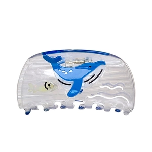 Pince à cheveux transparente thème océan avec motif baleine bleue et ressort métal