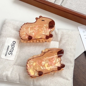 Cute Capybara Hair Claw Clip Acetate Artificial Pearl Luster Animal Shape Shark Clip For Women Girls Hair Accessory Gift