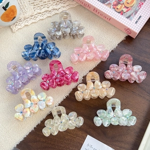 Elegant Acetate Flower Hair Claw Clip With Rhinestones Large Size Floral Shark Clip For Women Daily Use Stylish Hair Accessory