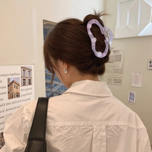 Pince à cheveux marguerite violette translucide pour femmes aux cheveux épais en chignon