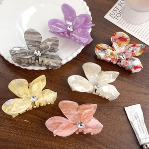 Elegantes pinzas para el cabello de mariposa en acetato con cristales en 6 colores