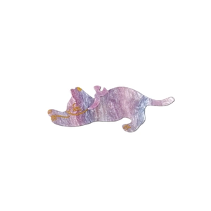 Pince à cheveux chat mignon avec texture marbre violet et détails dorés élégants