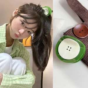 Pince à cheveux créative en forme de bouton vert et marron pour femmes et filles