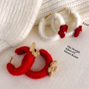 Boucles d'Oreilles Créoles en Forme de C Enveloppées de Fil Fait Main Douces Boucles d'Oreilles en Tricot au Crochet Floral pour Femmes Bijoux