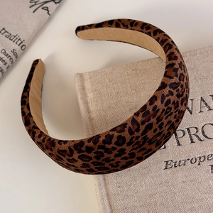 Vintage leopard print wide headband for women made of textured flocking fabric