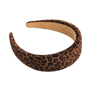 Retro leopard print wide headband for women made of soft velvet for a high top style