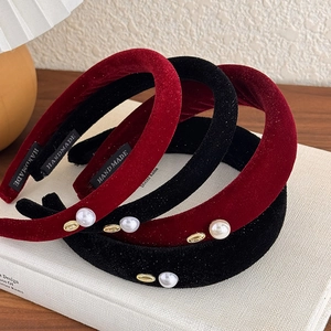 Vintage Thickened Velvet Headband With Faux Artificial Pearl Metal Accent Elegant Padded Hair Band For Women Daily Party Hair Accessories