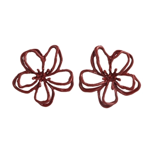 Elegant wine red hollow flower stud earrings with retro gold metal petal design for women