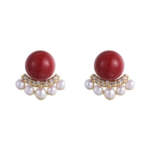 Elegant red bead stud earrings with golden arc, small pearls and sparkling zircons