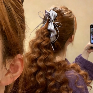 Barrette à nœud en satin argenté avec longs rubans pour queue de cheval élégante