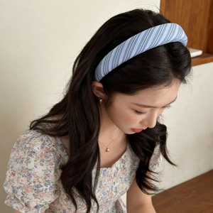 Serre-tête chic en tissu à rayures bleu clair et blanc avec rembourrage éponge