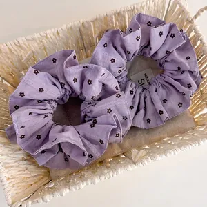 Lot de Scrunchies à Fleurs Violettes pour Femmes Élastiques à Cheveux en Tissu Grands Bandeaux Accessoires de Coiffure Quotidiens