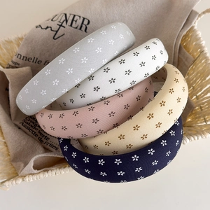 Floral print padded headband set in five pastel colors with 3D sponge design